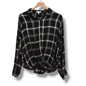Maurices blouse womens Large Black/White Plaid Button-Up Long Sleeve Twist Hem